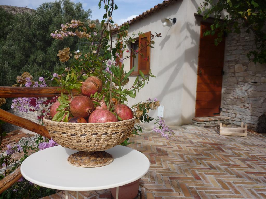 San Pantaleone Rocca Del Vento B&B 외부 사진